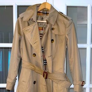 Authentic Burberry Trench coat in excellent condition